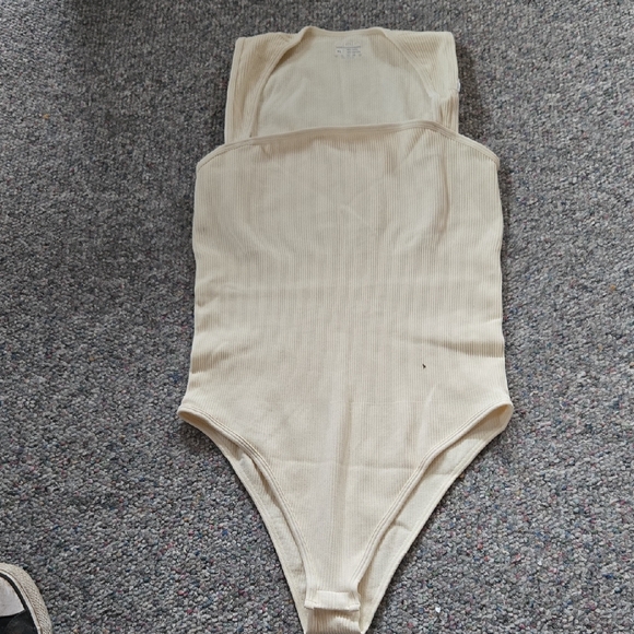 OQQ Tops - NWOT Square Neck Sleeveless Ribbed Seamless Stretch Fitted Bodysuit Cream Sz XL